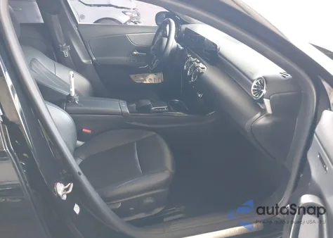 2022 Benz A-Class A220 z USA, uszkodzony, nr VIN W1K3G4EB6N1356096